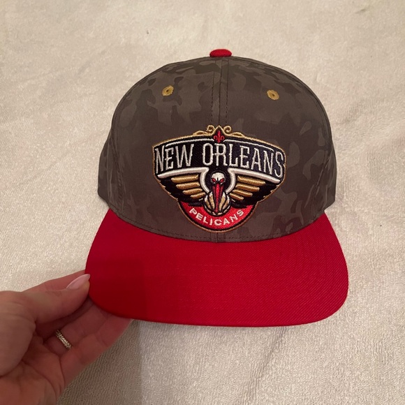 Mitchell & Ness NBA New Orleans Pelicans Team Logo Snapback Hat Camo. - Picture 1 of 3